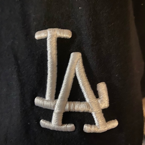 “LA” Cropped Top - Picture 2 of 3